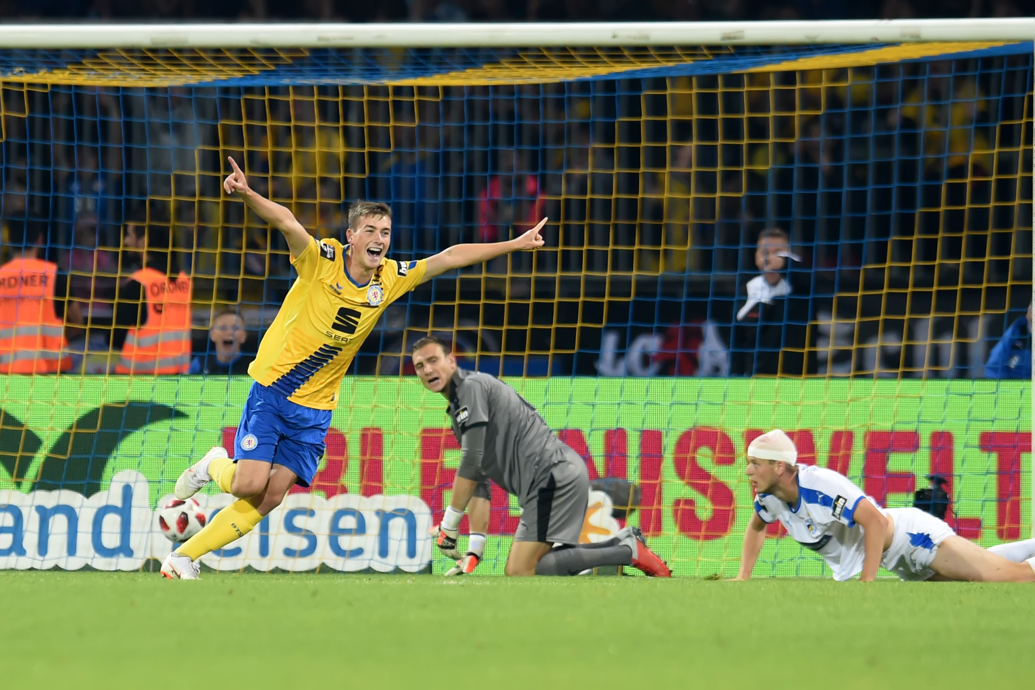 Joker Yari Otto erlöst Braunschweig: 2:0 gegen Jena – liga3-online.de
